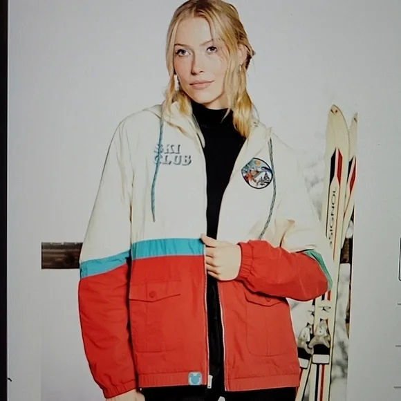NWT: Our Universe Disney Mickey & Friends Goofy Ski Club Color Block Jacket